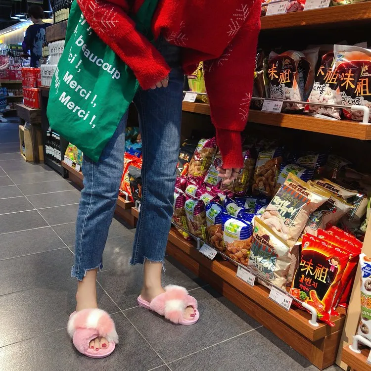 2020 Comfortable Faux Fur Cross Slippers