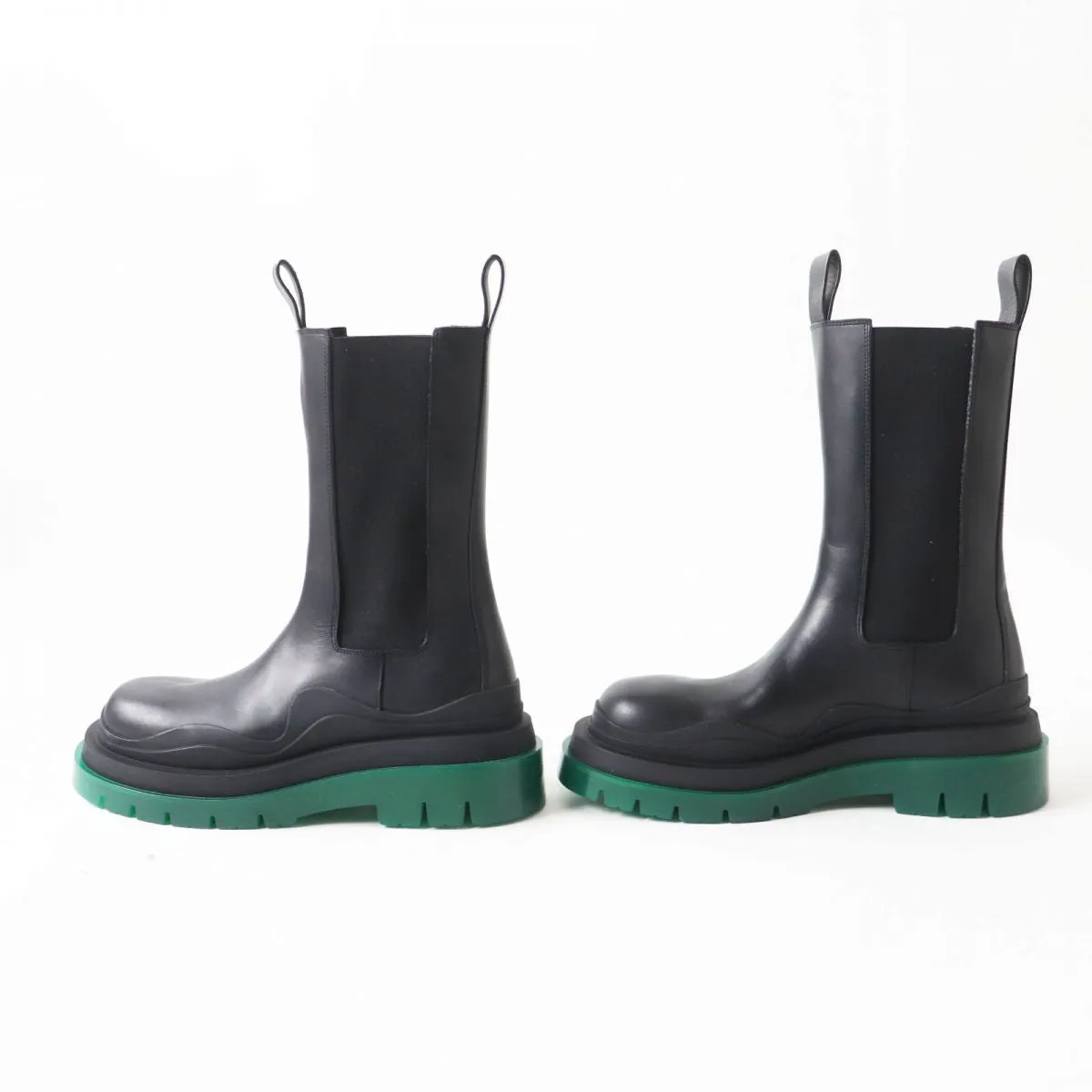 Bottega Veneta Women's Leather Chelsea Boots Black Green